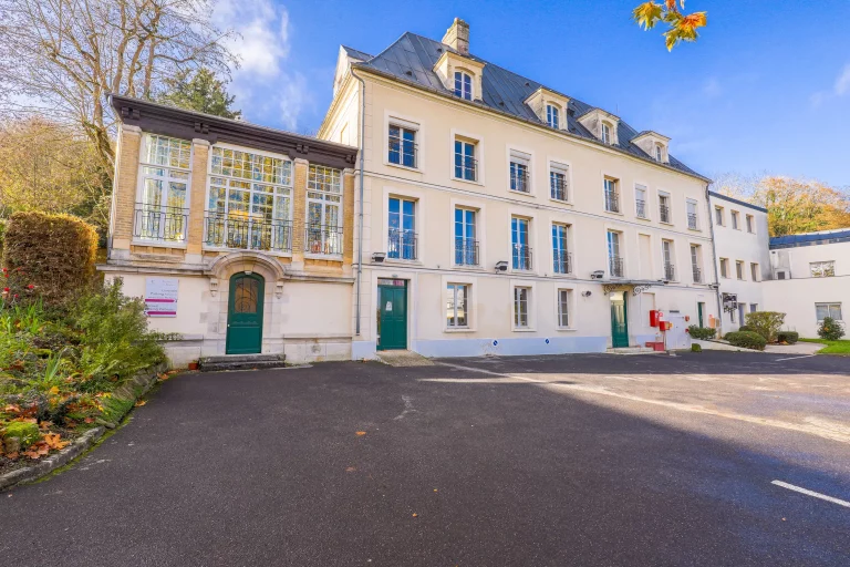 Résidence Le Manoir à Bray-et-Lû